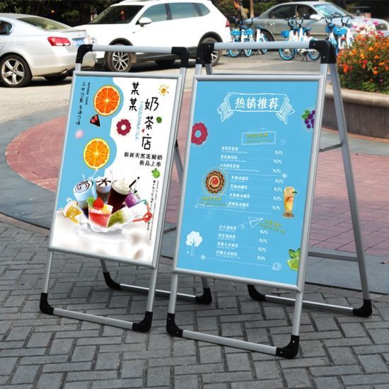 Standee menu chỉ dẫn lối đi
