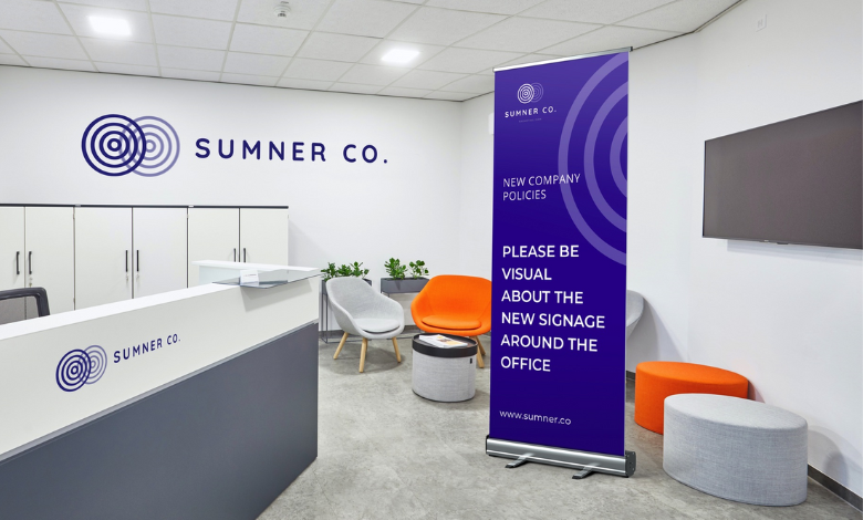 avt standee cuốn nhôm