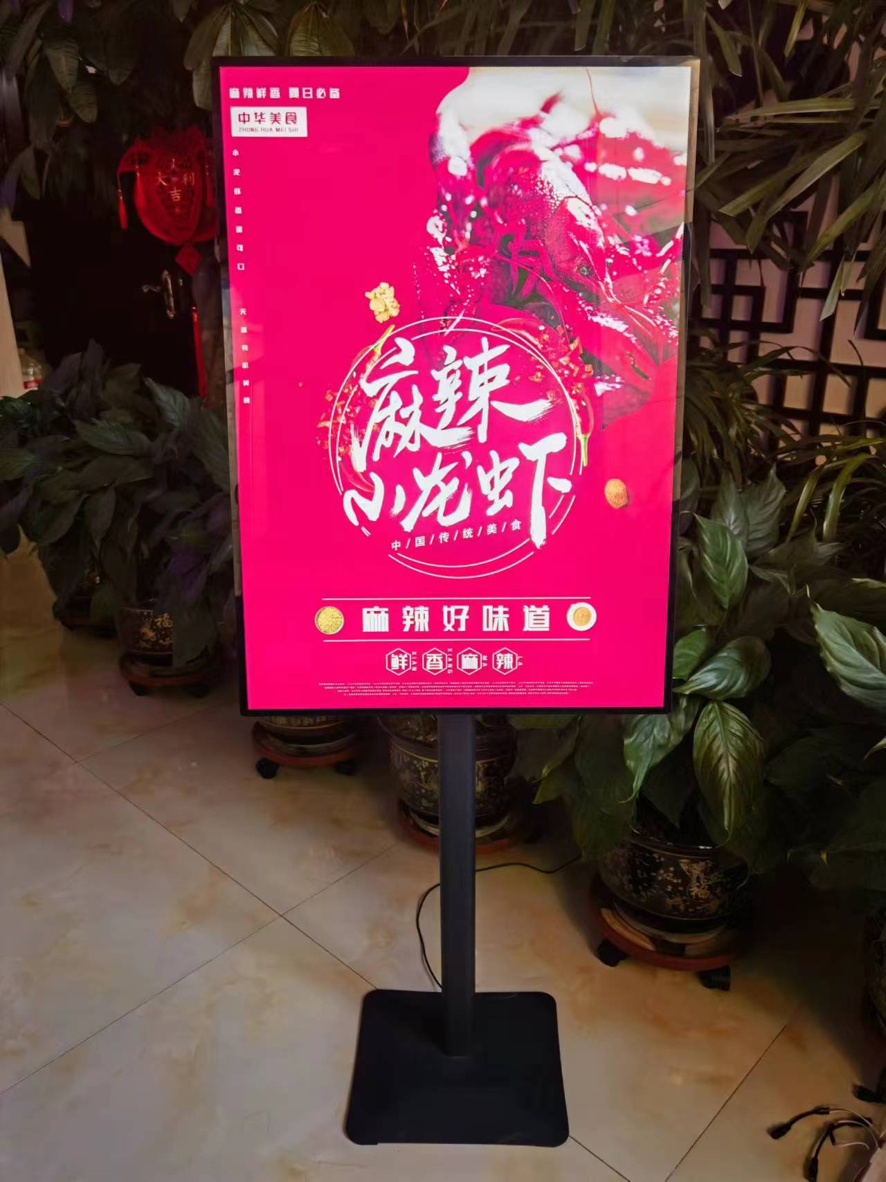 standee có đèn led