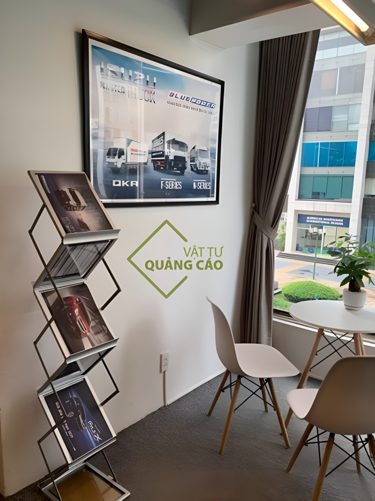 kệ đựng tờ rơi decor nơi làm việc