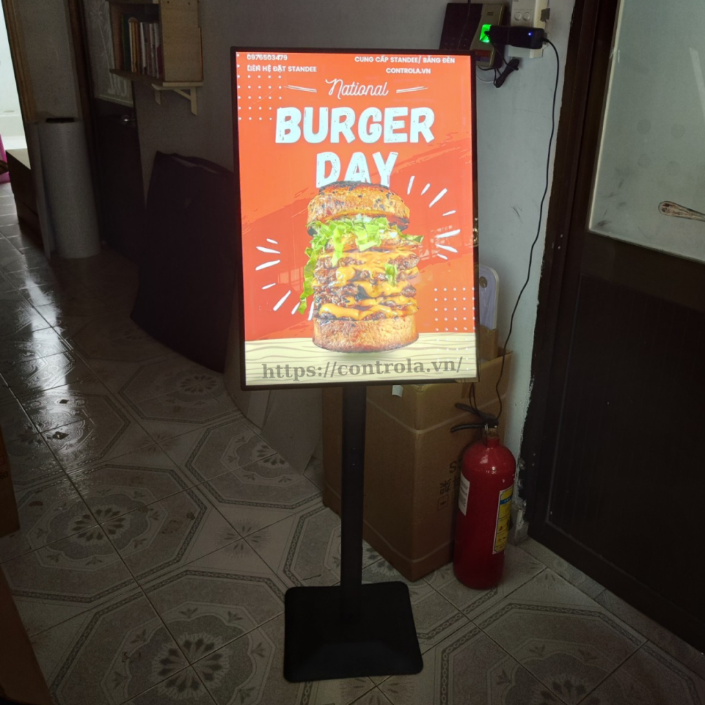 standee bang hieu den led