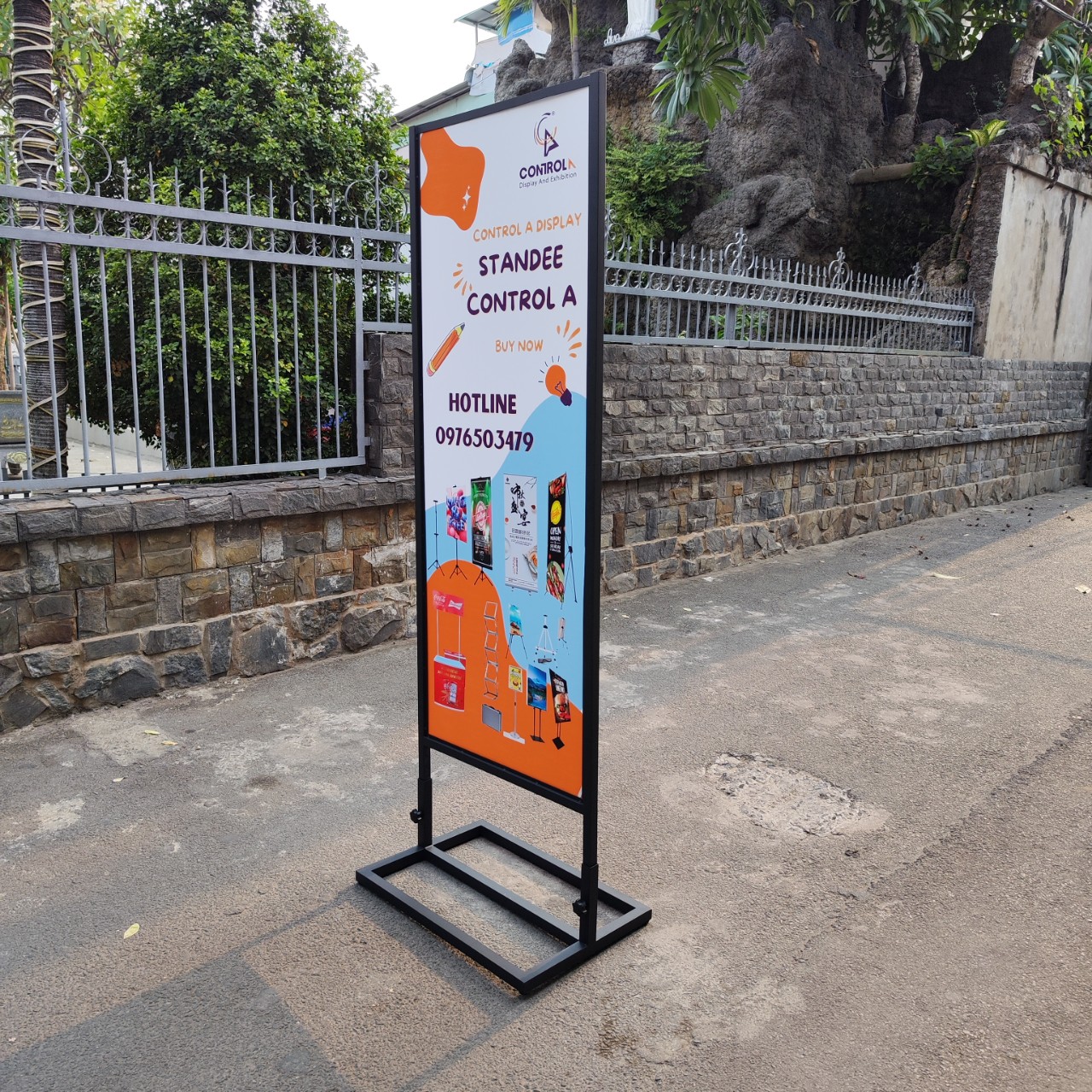 giá sắt treo banner