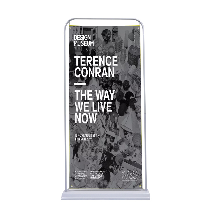 standee kieu cua de sat